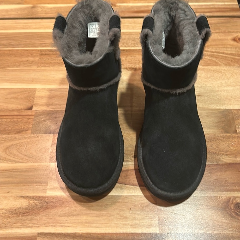 Ladies Ugg Boots size 7 New